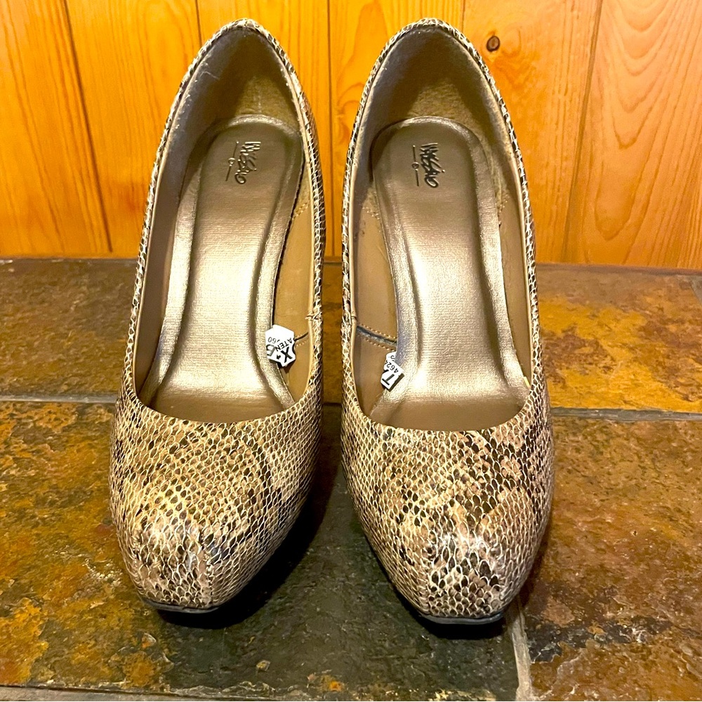 Snakeskin Pumps
